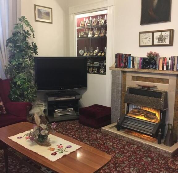 פנסיון Avoca Villa Guest House