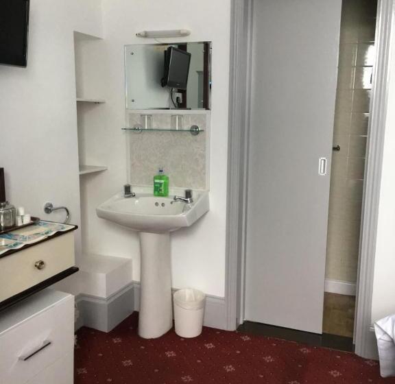 פנסיון Avoca Villa Guest House