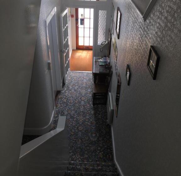 פנסיון Avoca Villa Guest House