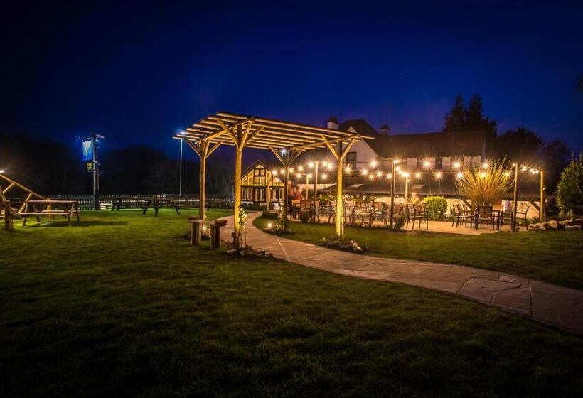 호스텔 The Half Moon