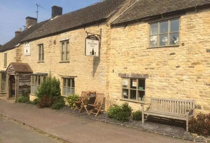 Retkeilymaja The Salford Inn