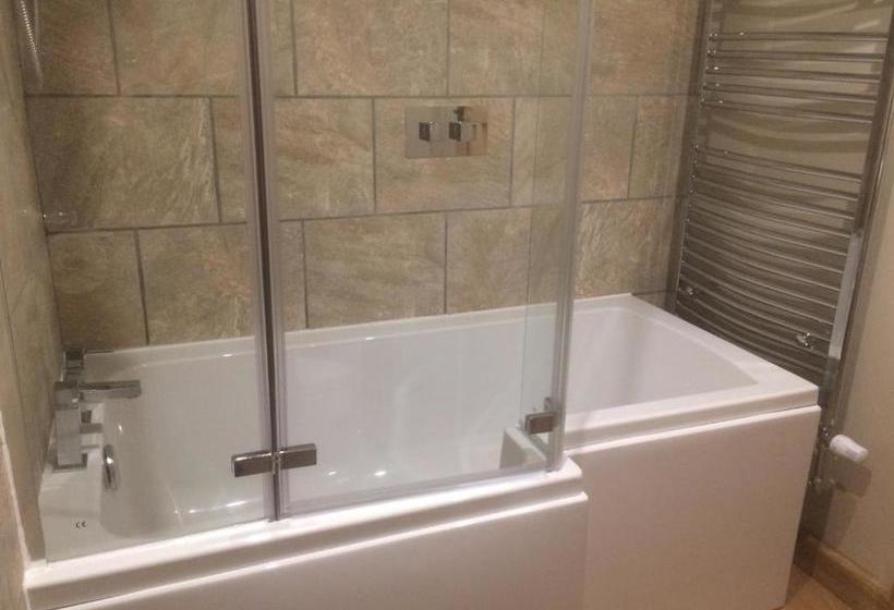 فندق صغير The Salford Inn