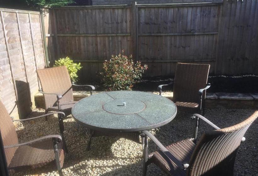 فندق صغير The Salford Inn