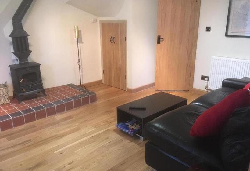 فندق صغير The Salford Inn