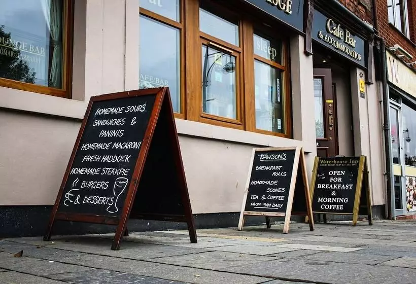 Retkeilymaja Waterhouse Inn