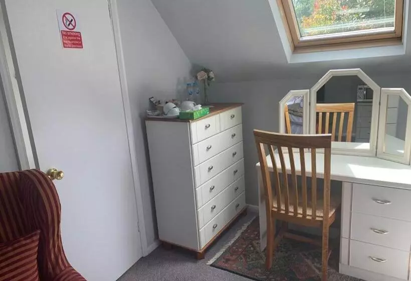 ペンション The Lampet Arms