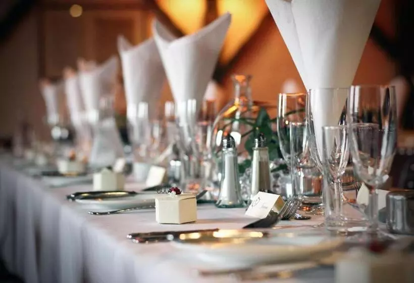 ユースホステル The Old White Lion