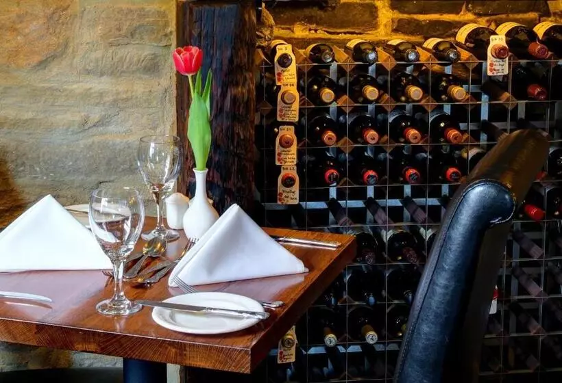 ユースホステル The Old White Lion