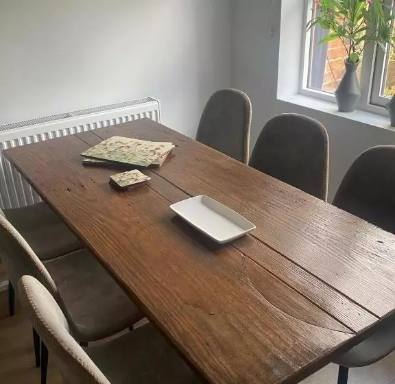 Retkeilymaja The White Hart Apartment Valley View