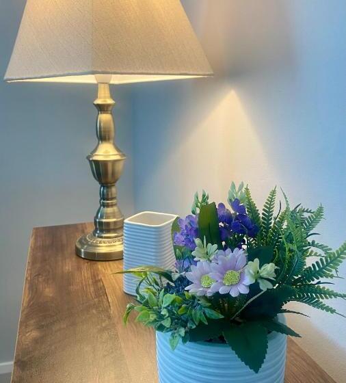 Общежитие The White Hart Apartment Valley View