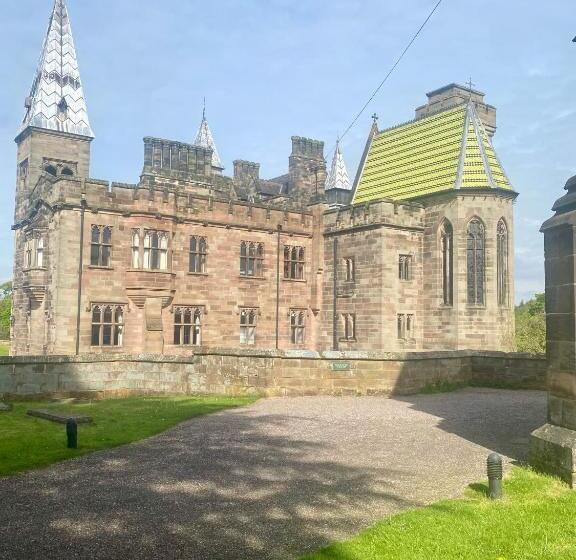 Общежитие The White Hart Apartment Valley View