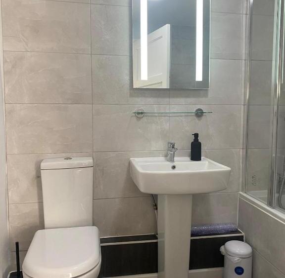 Общежитие The White Hart Apartment Valley View