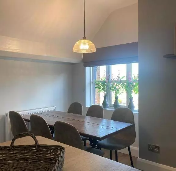 Retkeilymaja The White Hart Apartment Valley View