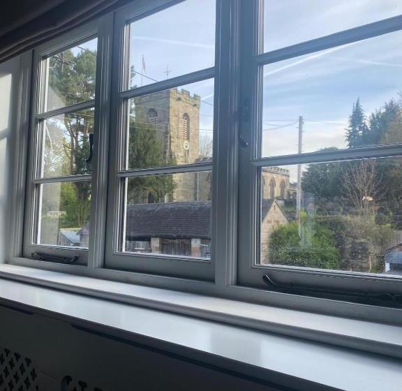 Общежитие The White Hart Apartment Valley View