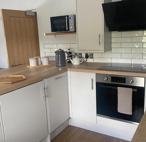 Общежитие The White Hart Apartment Valley View