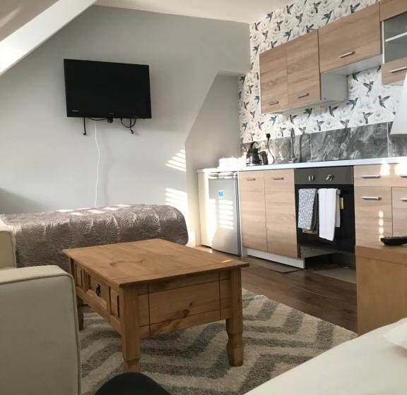 ベッドアンドブレックファースト Acacia Villas Guest House