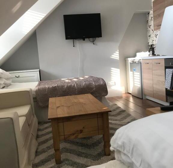 ベッドアンドブレックファースト Acacia Villas Guest House