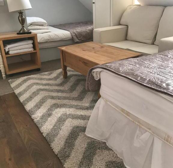 ベッドアンドブレックファースト Acacia Villas Guest House