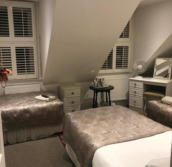 ベッドアンドブレックファースト Acacia Villas Guest House