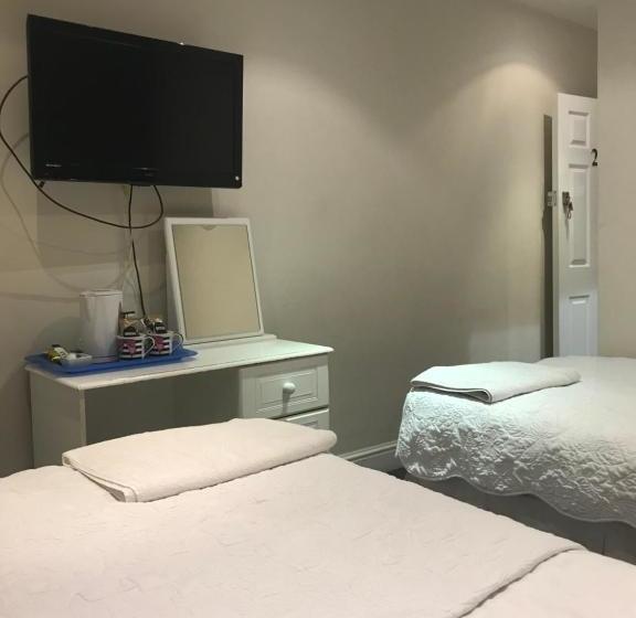 ベッドアンドブレックファースト Acacia Villas Guest House