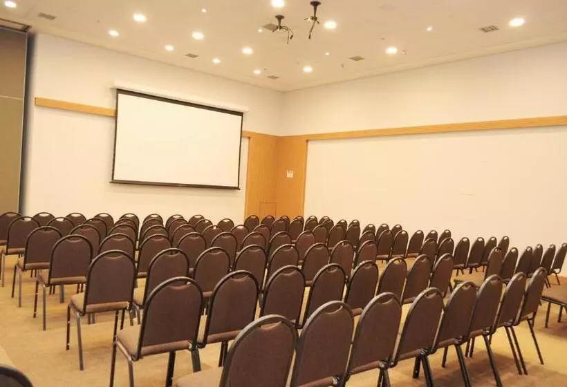 Bourbon Hotel Cambara