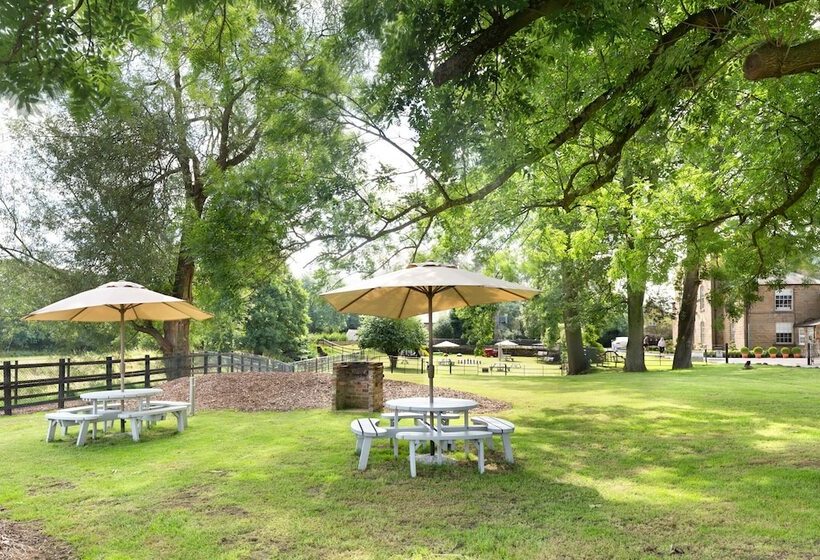 酒店 Oakerthorpe Holiday Village