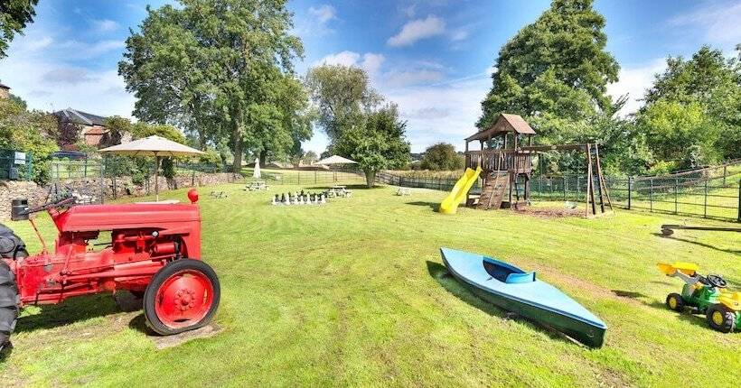 酒店 Oakerthorpe Holiday Village