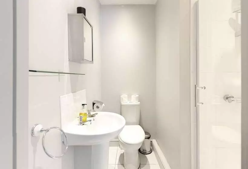 Hotelli Oakerthorpe Holiday Village