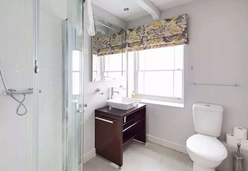 Hotelli Oakerthorpe Holiday Village