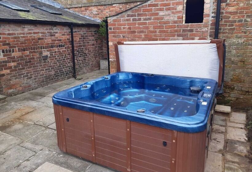 酒店 Oakerthorpe Holiday Village