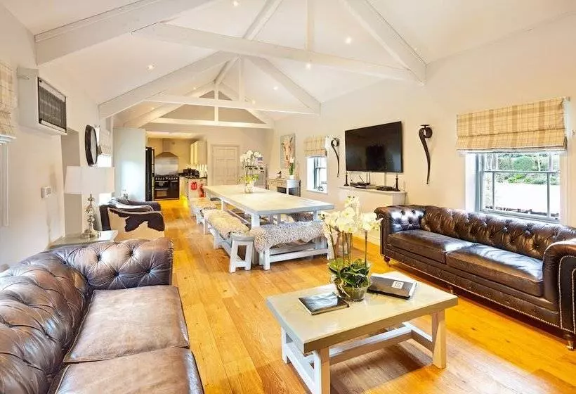 Hotelli Oakerthorpe Holiday Village