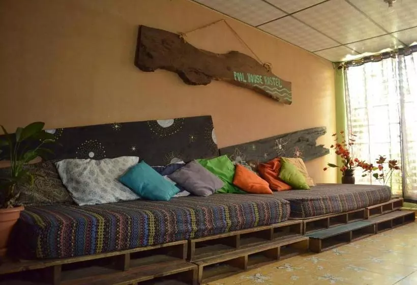 هتل Pool House Hostel