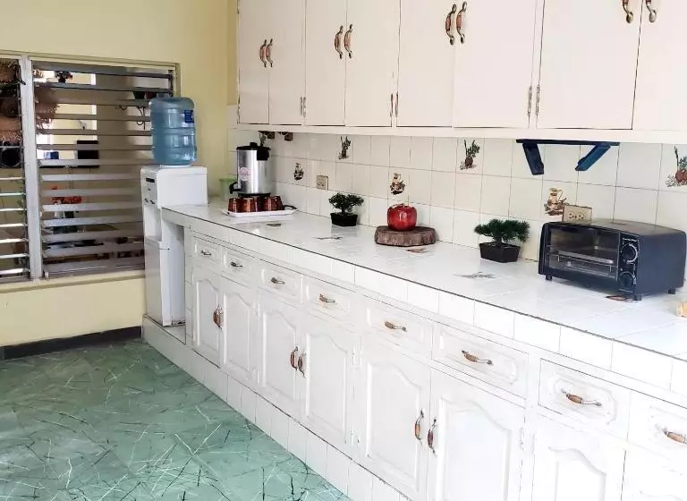 هتل Pool House Hostel