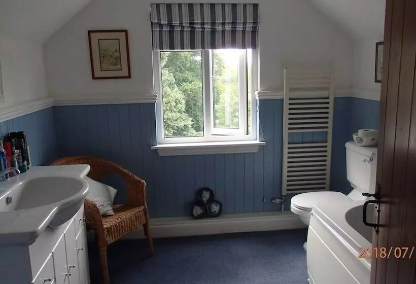 Old Keepers Cottage B&b
