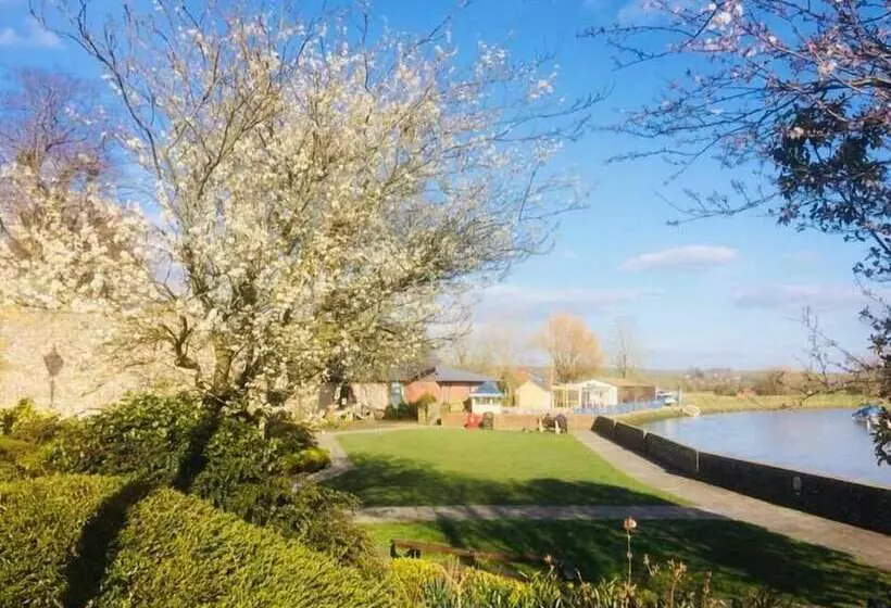 Majatalo Arden House