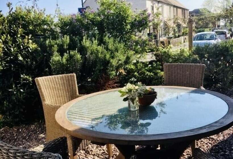 بنسيون Arden House