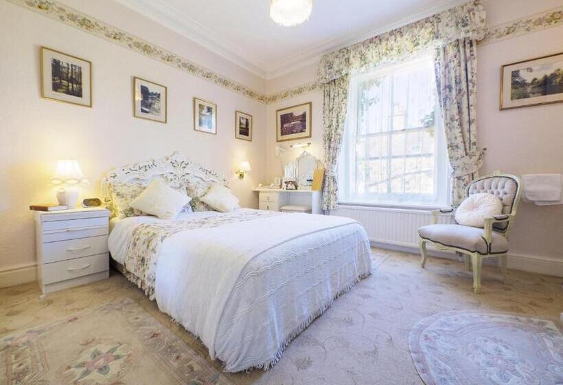 بنسيون Braemar Guest House