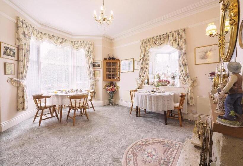 بنسيون Braemar Guest House