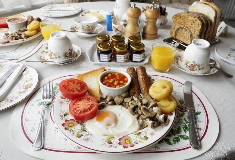 بنسيون Braemar Guest House