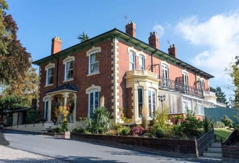 펜션 Charades Guest House