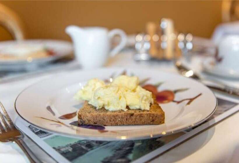 펜션 Charades Guest House