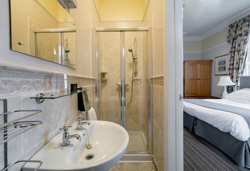 펜션 Charades Guest House