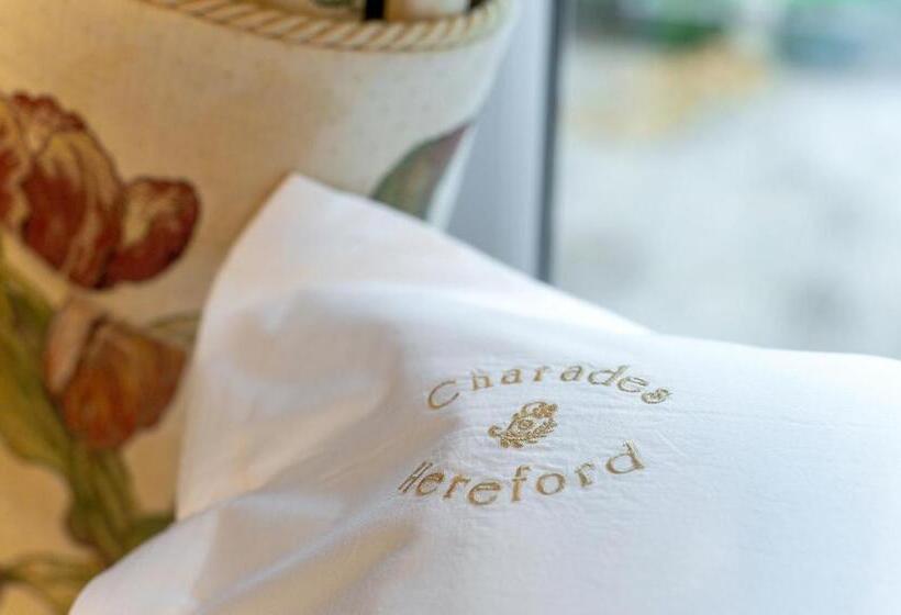 펜션 Charades Guest House