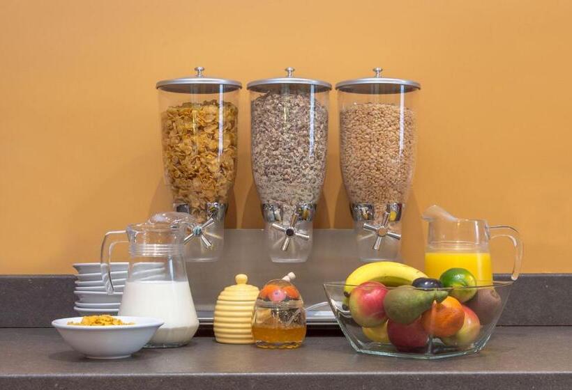 펜션 Charades Guest House