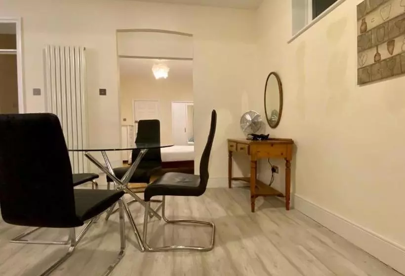 Majatalo Parkstone Guest House