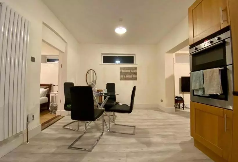 Majatalo Parkstone Guest House