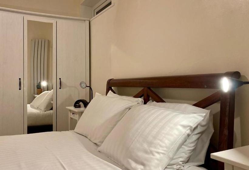 פנסיון Parkstone Guest House