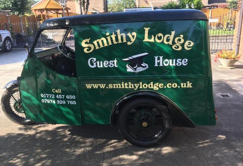 بنسيون Smithy Lodge Guest House