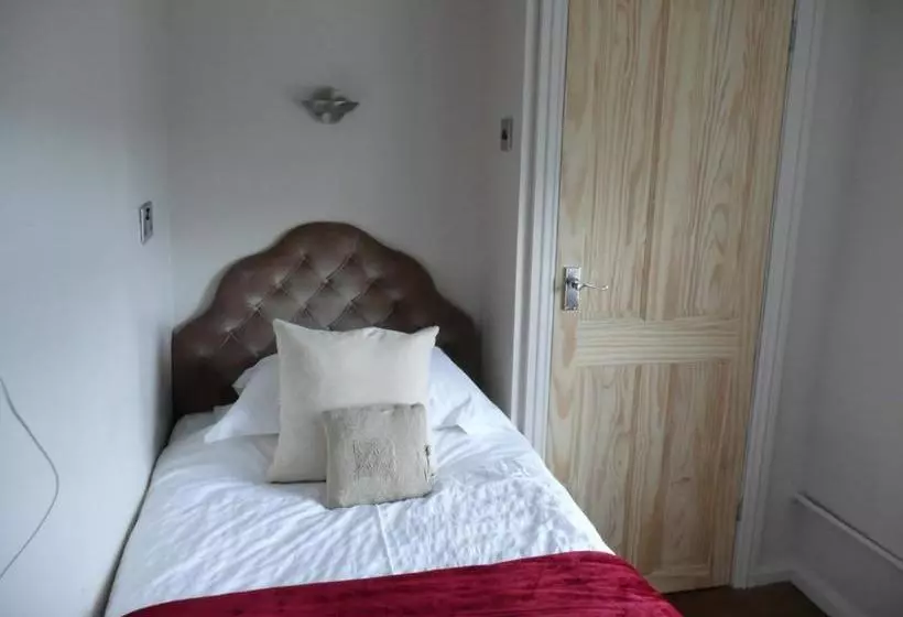 Retkeilymaja Hollybush Inn