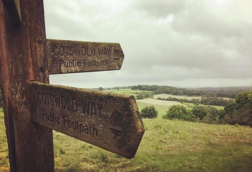 הוסטל The Bell At Old Sodbury